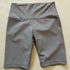 90 Degrees by Reflex bike shorts purple gray snakeskin design size large EUC